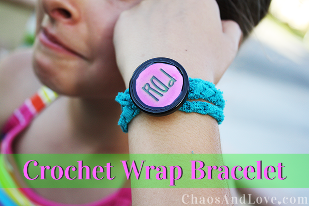 Crochet Wrap Bracelet - #tutorial at chicacircle.com 